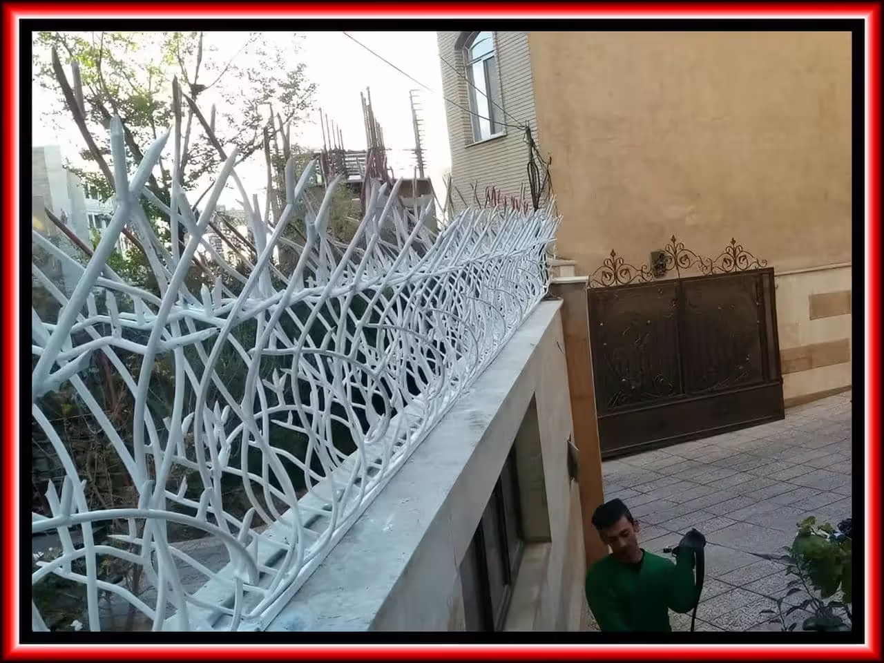 بهترین حفاظ روی دیوار