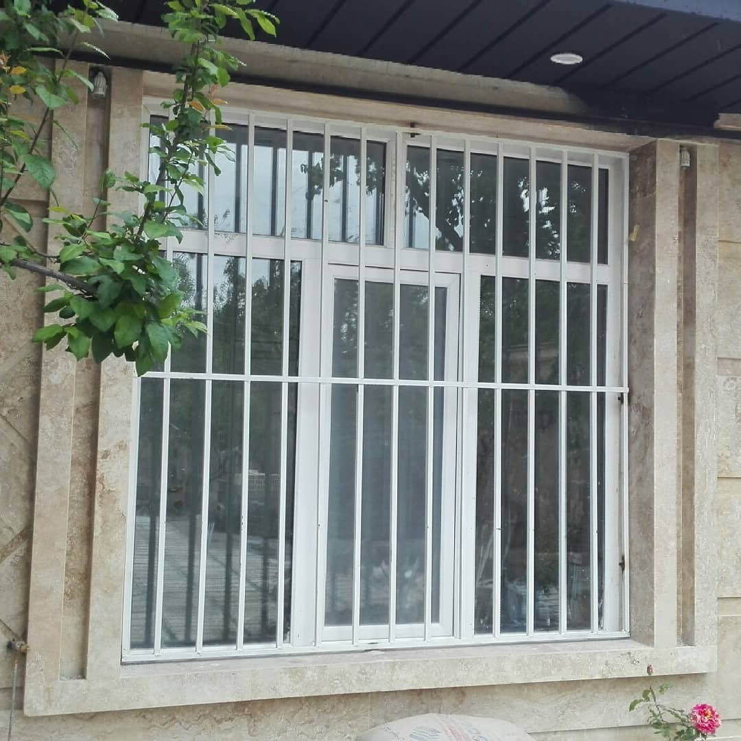 حفاظ پنجره ساده با قوطی پروفیل