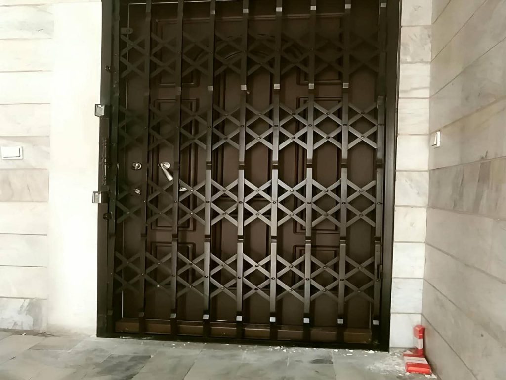 درب آکاردئونی