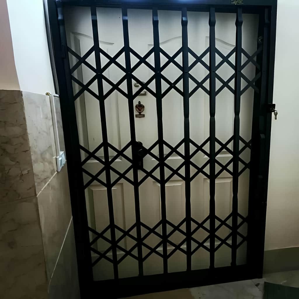 حفاظ آکاردئونی ۳ گل تسمه ۲.۵ مشکی – 11 حفاظ آکاردئونی 3 گل تسمه 2.5 سانتی متر