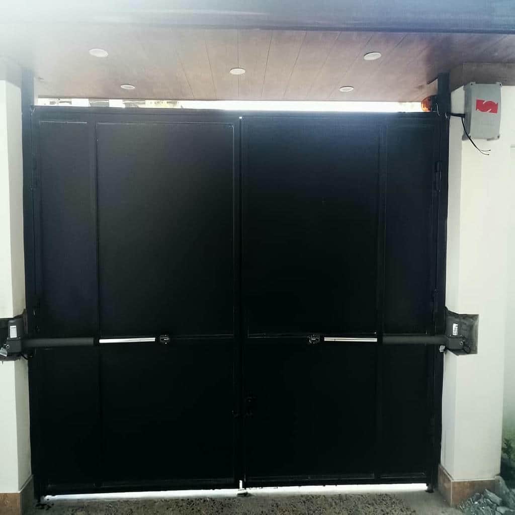 نصب جک درب پارکینگ رنگ هماهنگ در بومهن