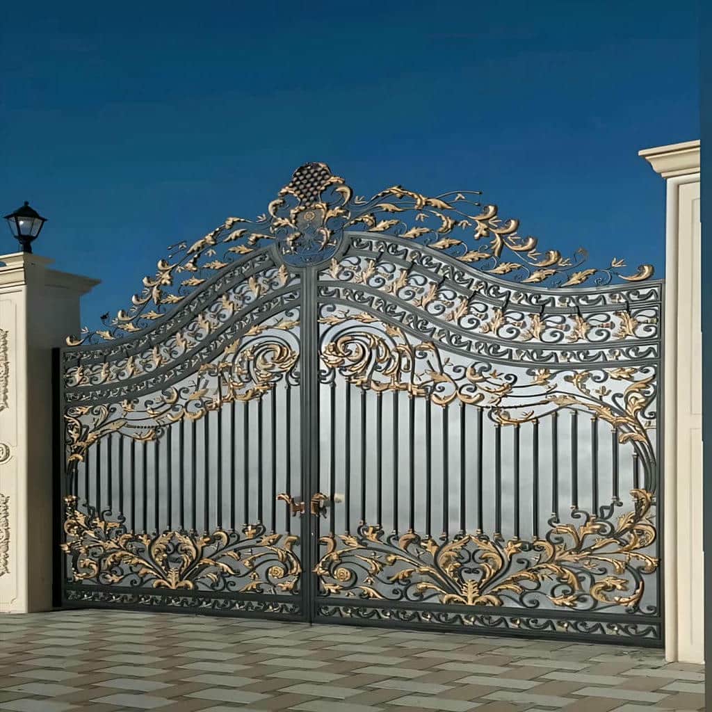 درب حیاط در کیش