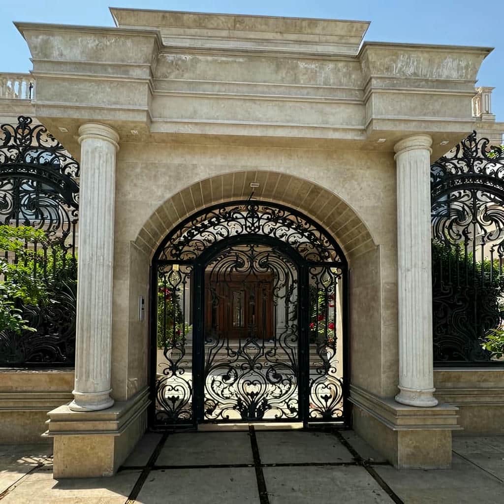 درب حیاط در رشت