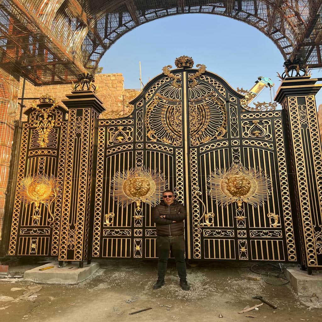 درب حیاط در ساری