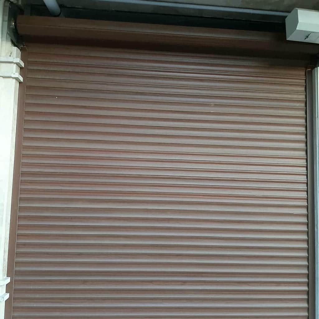 نصب کرکره برقی آببندی ریل در فشم