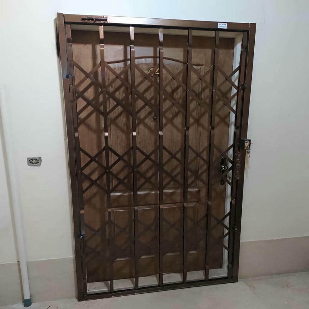 نصب درب آکاردئونی چهارگل در استان گیلان