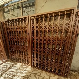درب آکاردئونی در خرم آباد