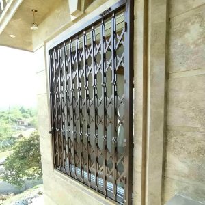 درب آکاردئونی در نظرآباد