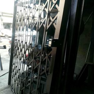 درب آکاردئونی در چابهار