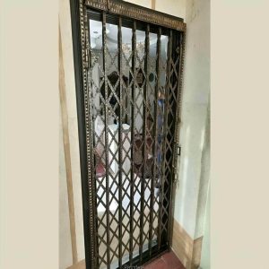 درب آکاردئونی در تبریز