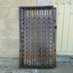 درب آکاردئونی در هشتگرد