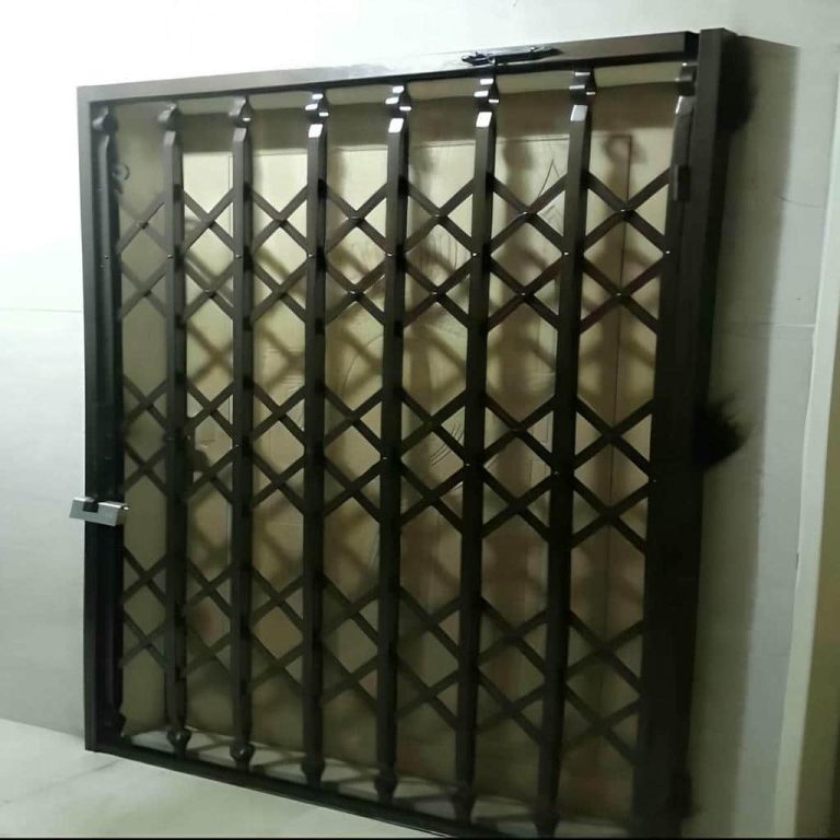 درب آکاردئونی در شیراز