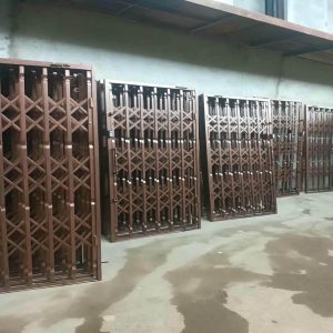 درب آکاردئونی در قشم