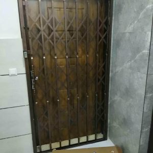 درب آکاردئونی در کرمان