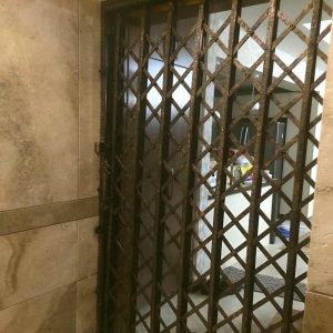 درب آکاردئونی در استان مازندران