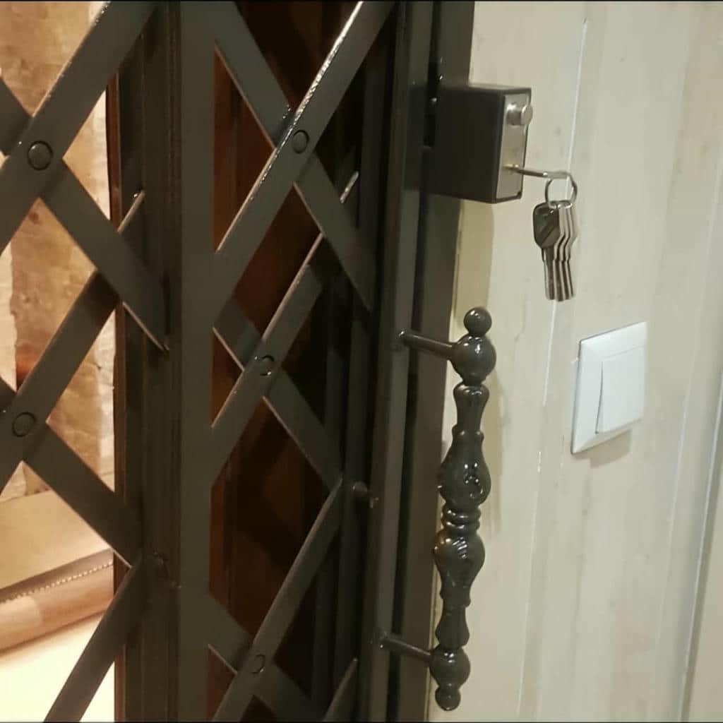 خرید درب آکاردئونی قفل ضدبرش در اراک