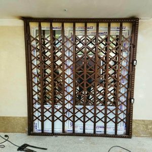 درب آکاردئونی در قم
