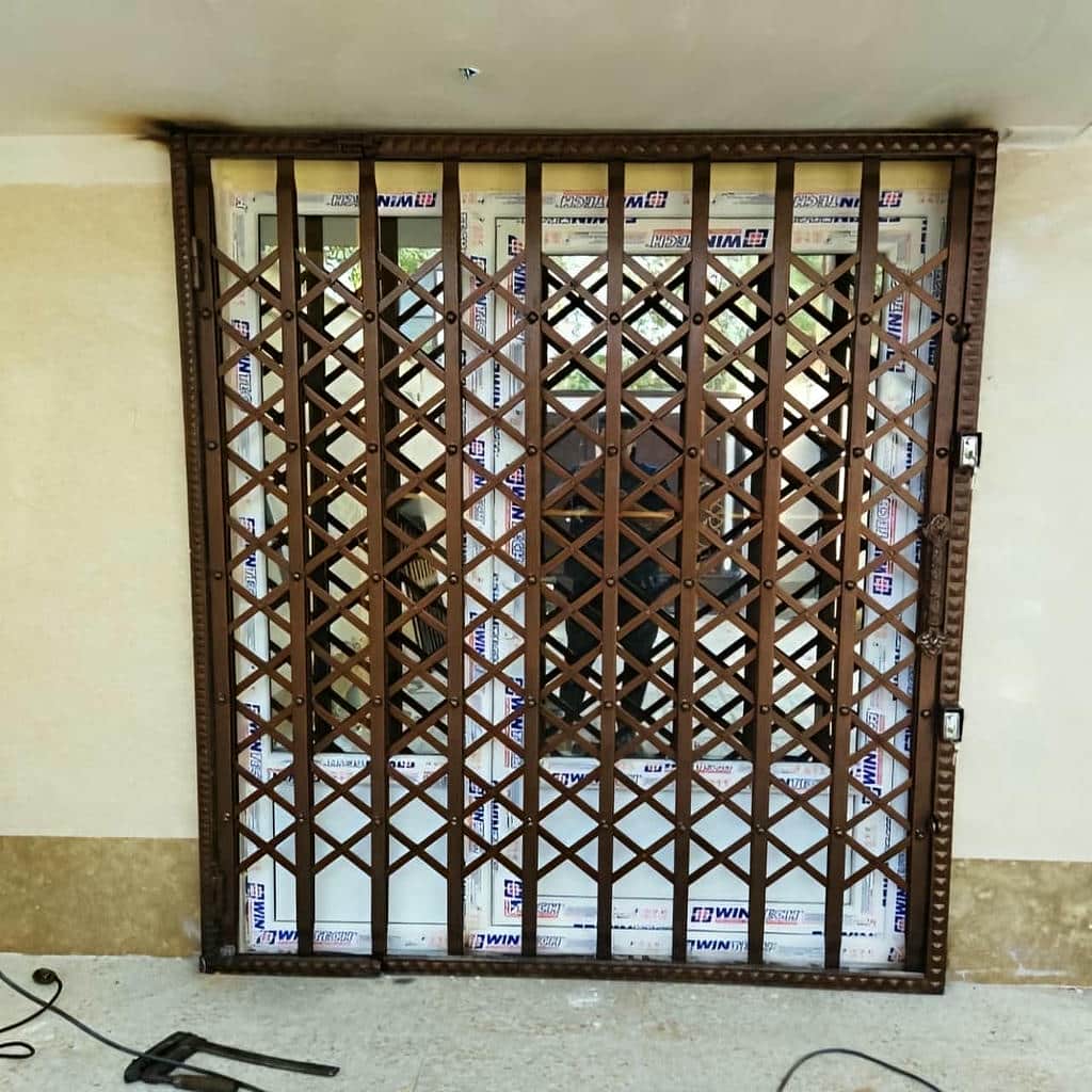درب آکاردئونی در قم