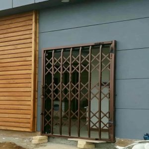 درب آکاردئونی در سنندج