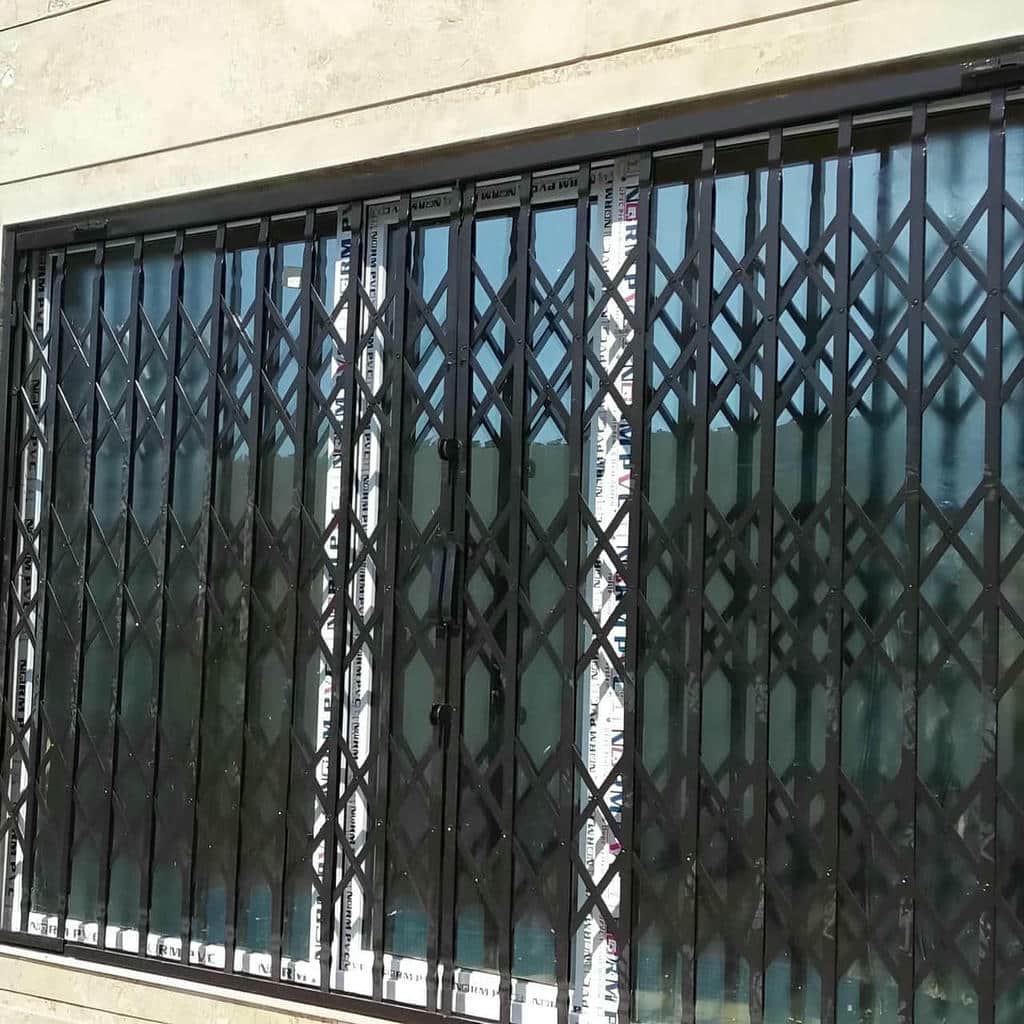 قیمت درب آکاردئونی سه گل در ایرانشهر