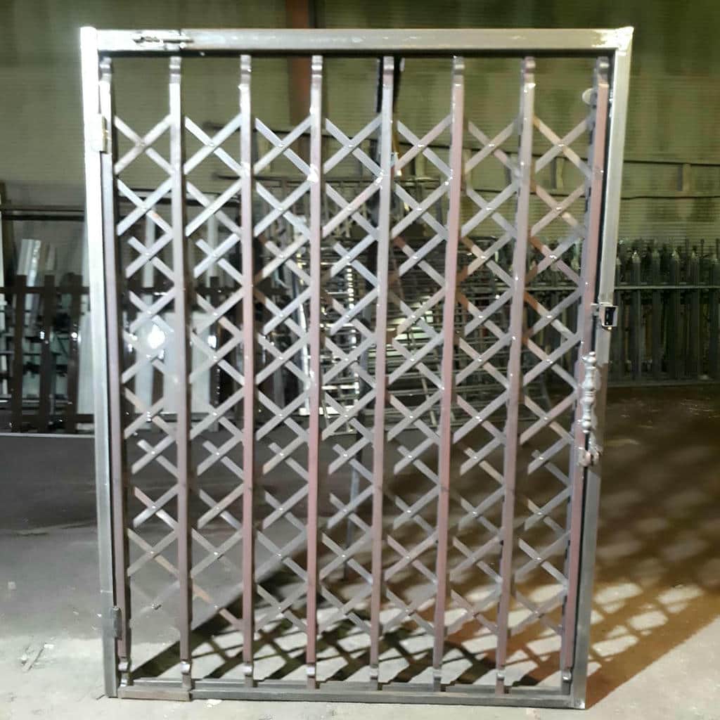 نصب درب آکاردئونی چهارگل در لواسان
