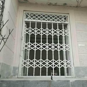 درب آکاردئونی در رفسنجان