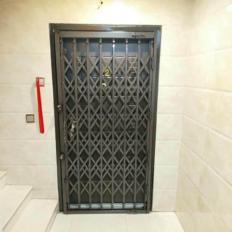 درب آکاردئونی در دماوند