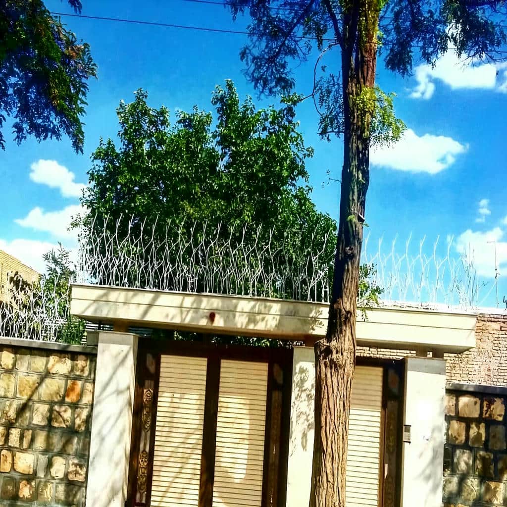 نصب حفاظ شاخ گوزنی دیوار استاندارد در سبزوار