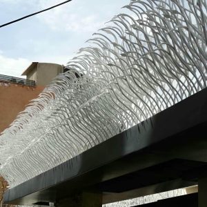 حفاظ شاخ گوزنی دیوار در قزوین