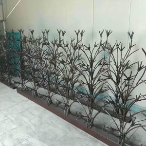 حفاظ شاخ گوزنی دیوار در بابل