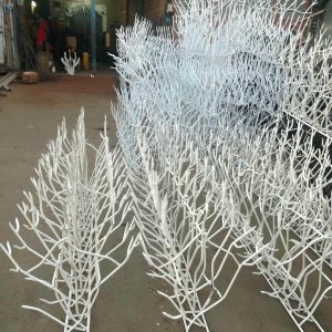 حفاظ شاخ گوزنی دیوار در مهرشهر کرج