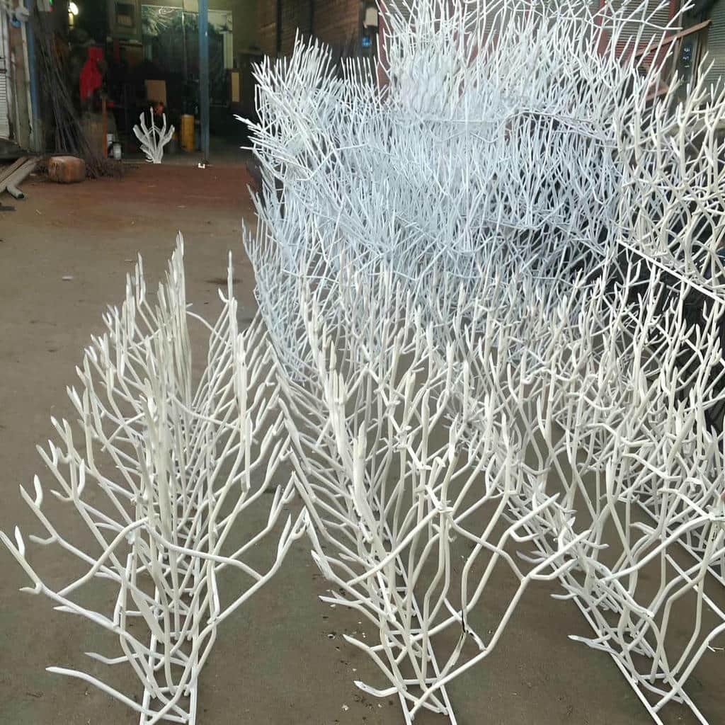 حفاظ شاخ گوزنی دیوار در مهرشهر کرج