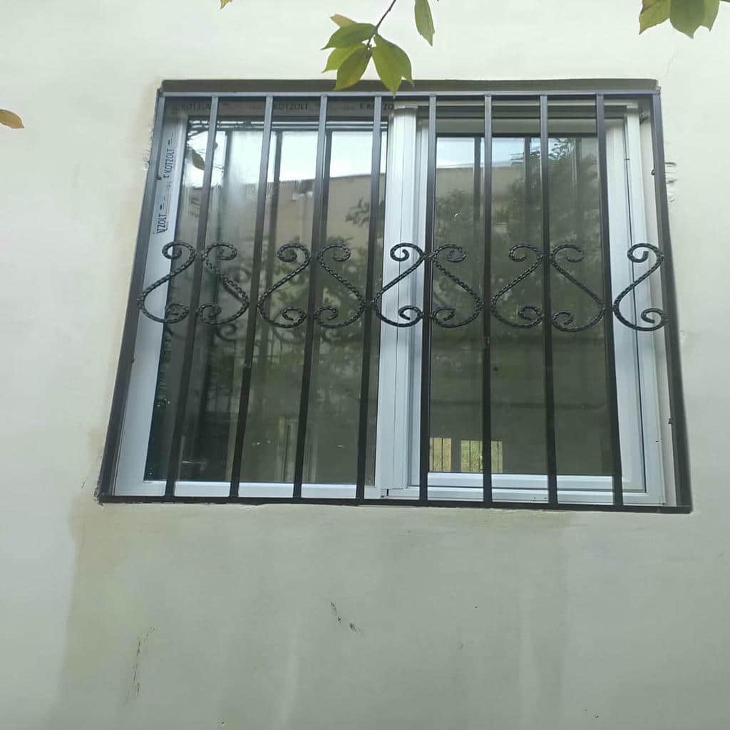 نصب حفاظ پنجره بازشو کاربردی در سیرجان