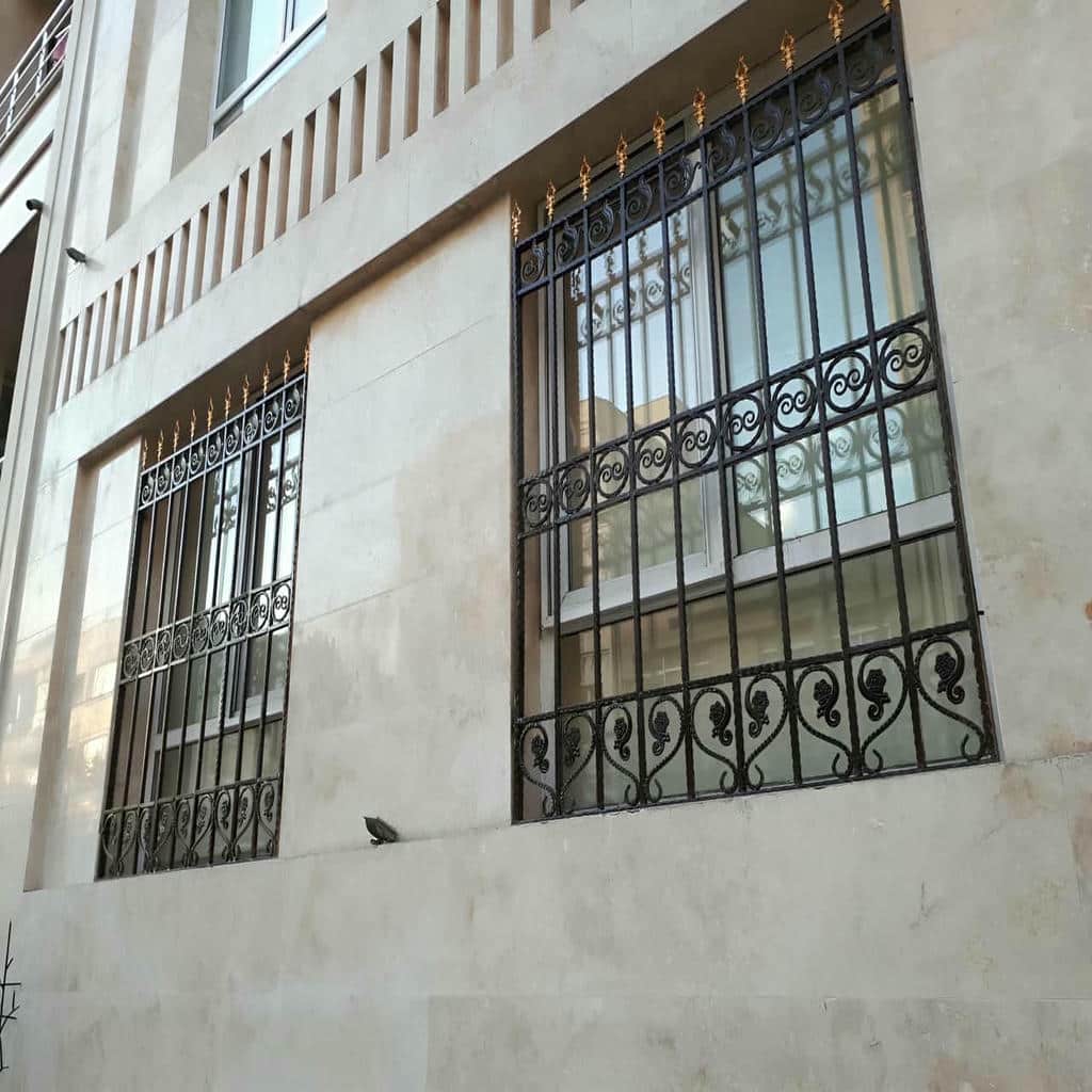 قیمت حفاظ پنجره فرفورژه گل دار در محمودآباد