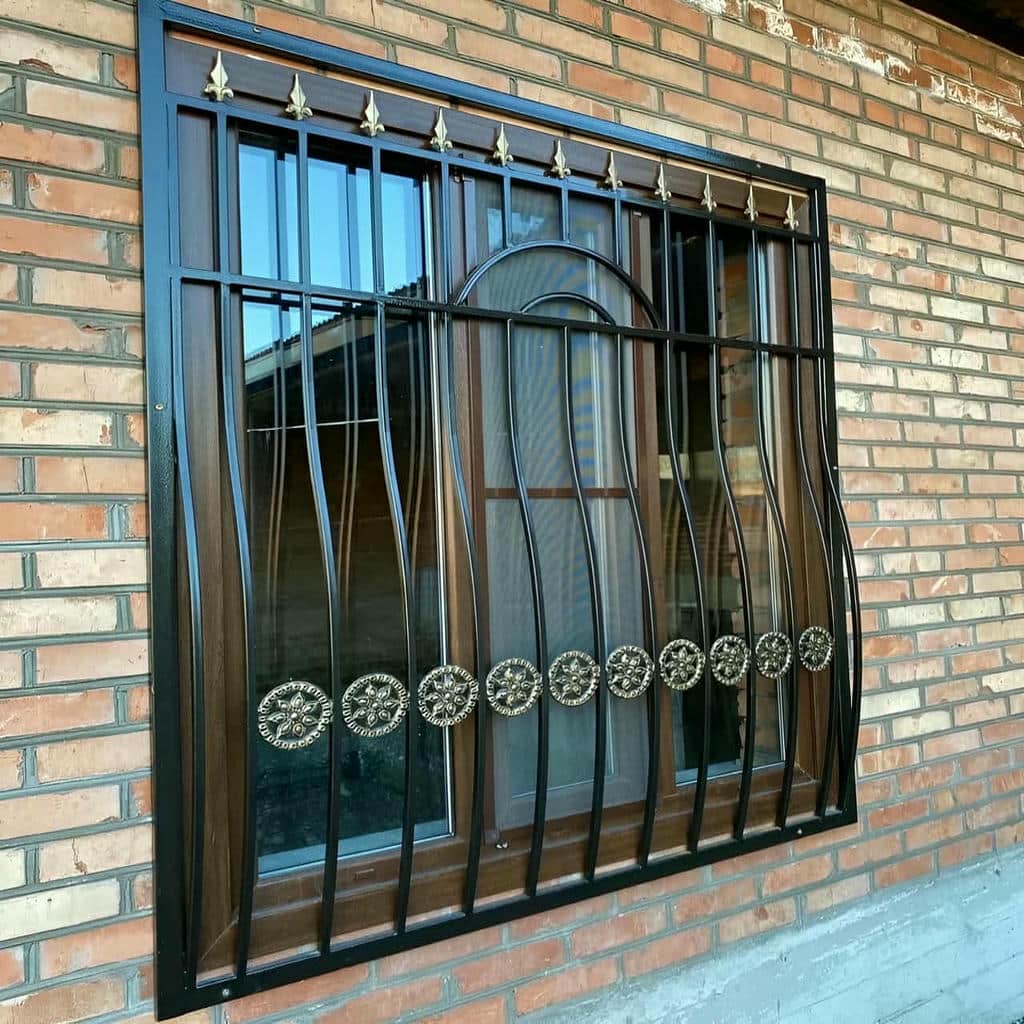 نصب حفاظ پنجره بازشو ایمن در گرگان
