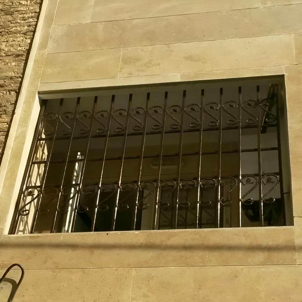 حفاظ پنجره در قائمشهر