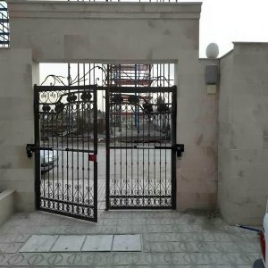 جک درب پارکینگ در شهرکرد