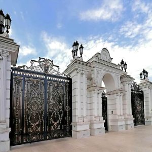 درب حیاط در قائمشهر