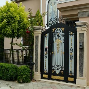 درب حیاط در بابل