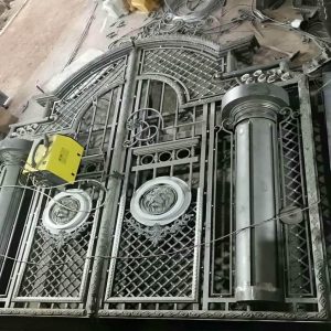 درب حیاط در بیرجند