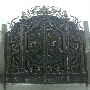 درب حیاط در طالقان