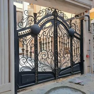 درب حیاط در شهرکرد