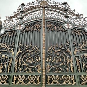 درب حیاط در قزوین