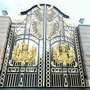 درب حیاط در دماوند