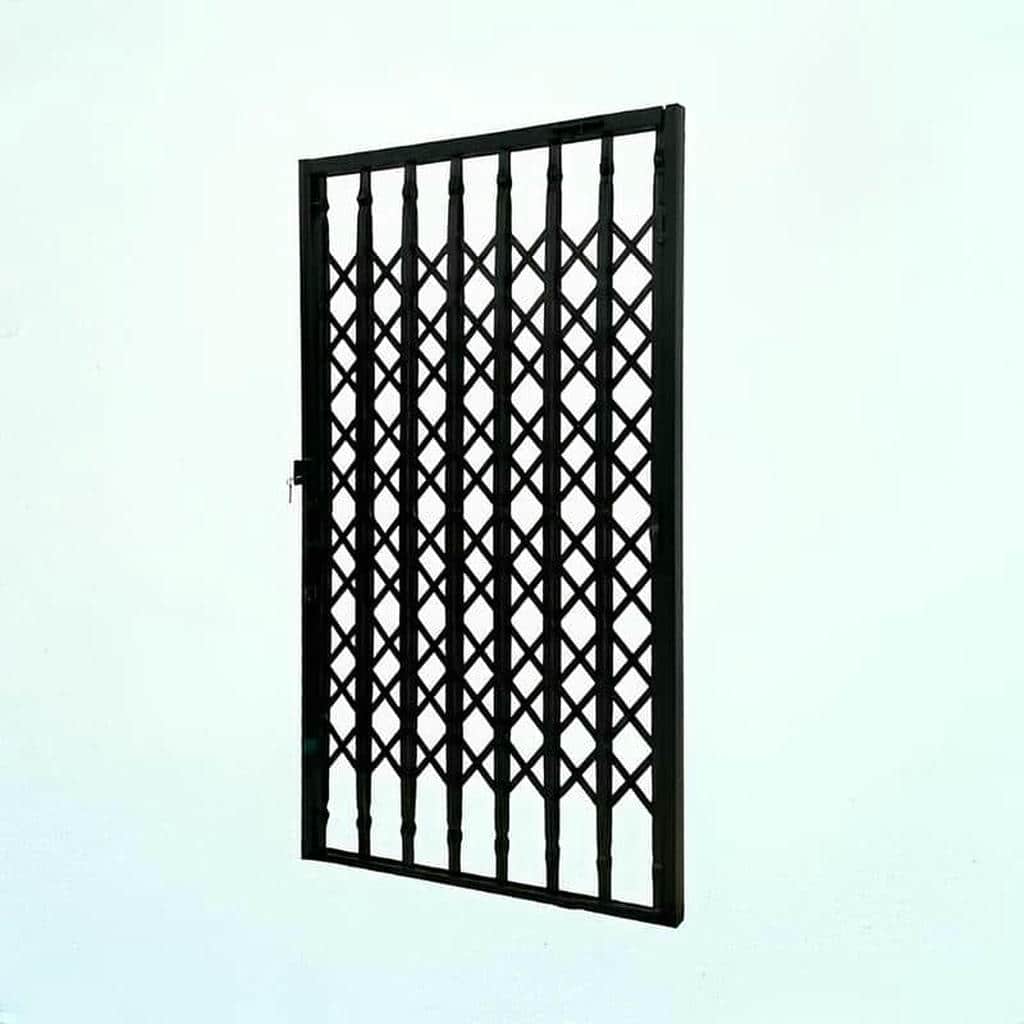 درب آکاردئونی با ریل روان و حرکت جمع شونده