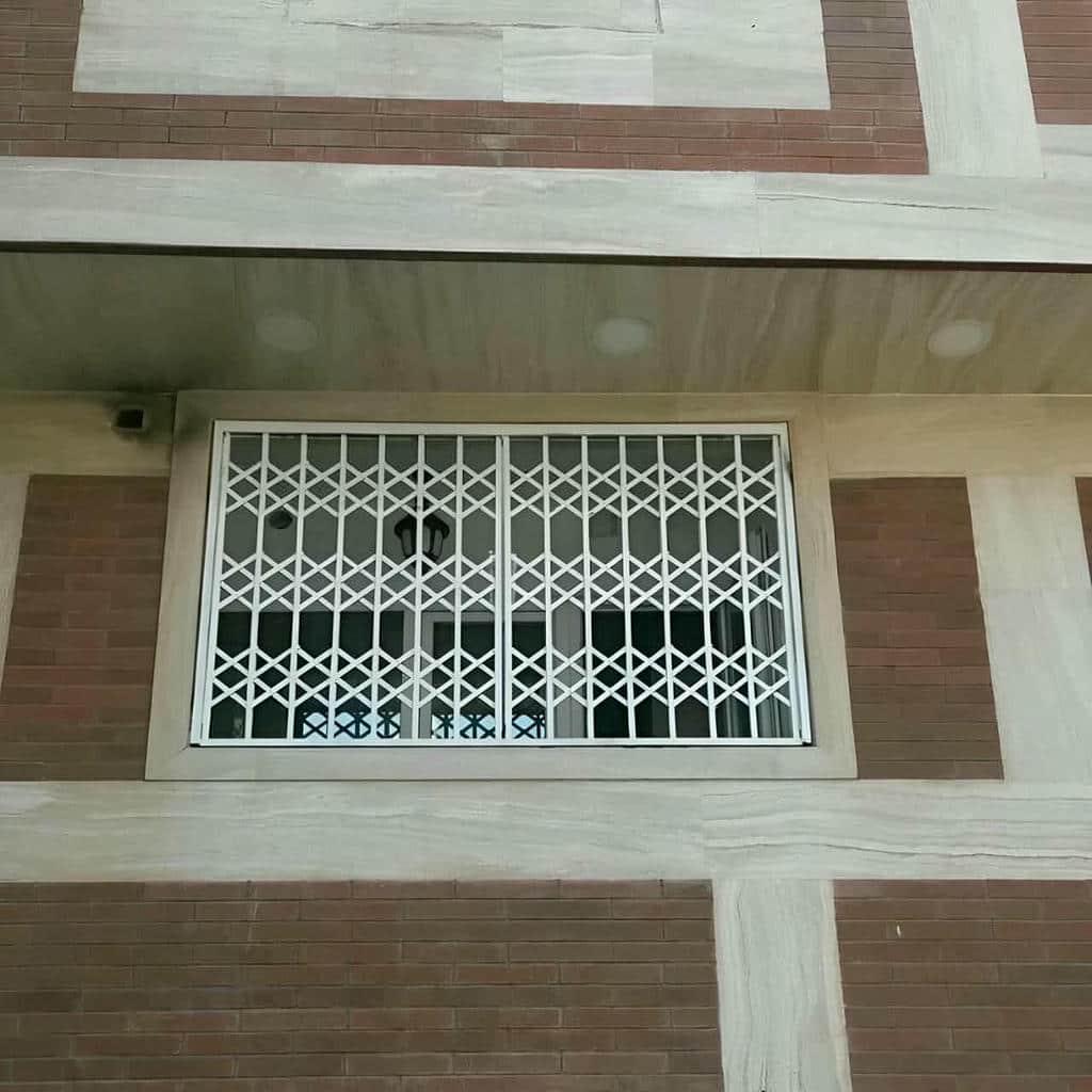 درب آکاردئونی با ریل روان و دقیق