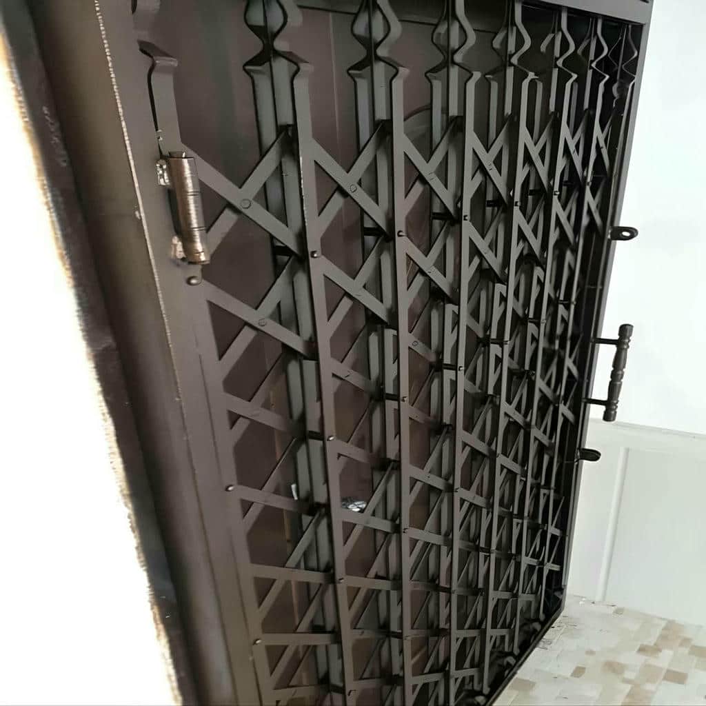 تولید حفاظ آکاردئونی درب واحد مسکونی با پروفیل فولادی