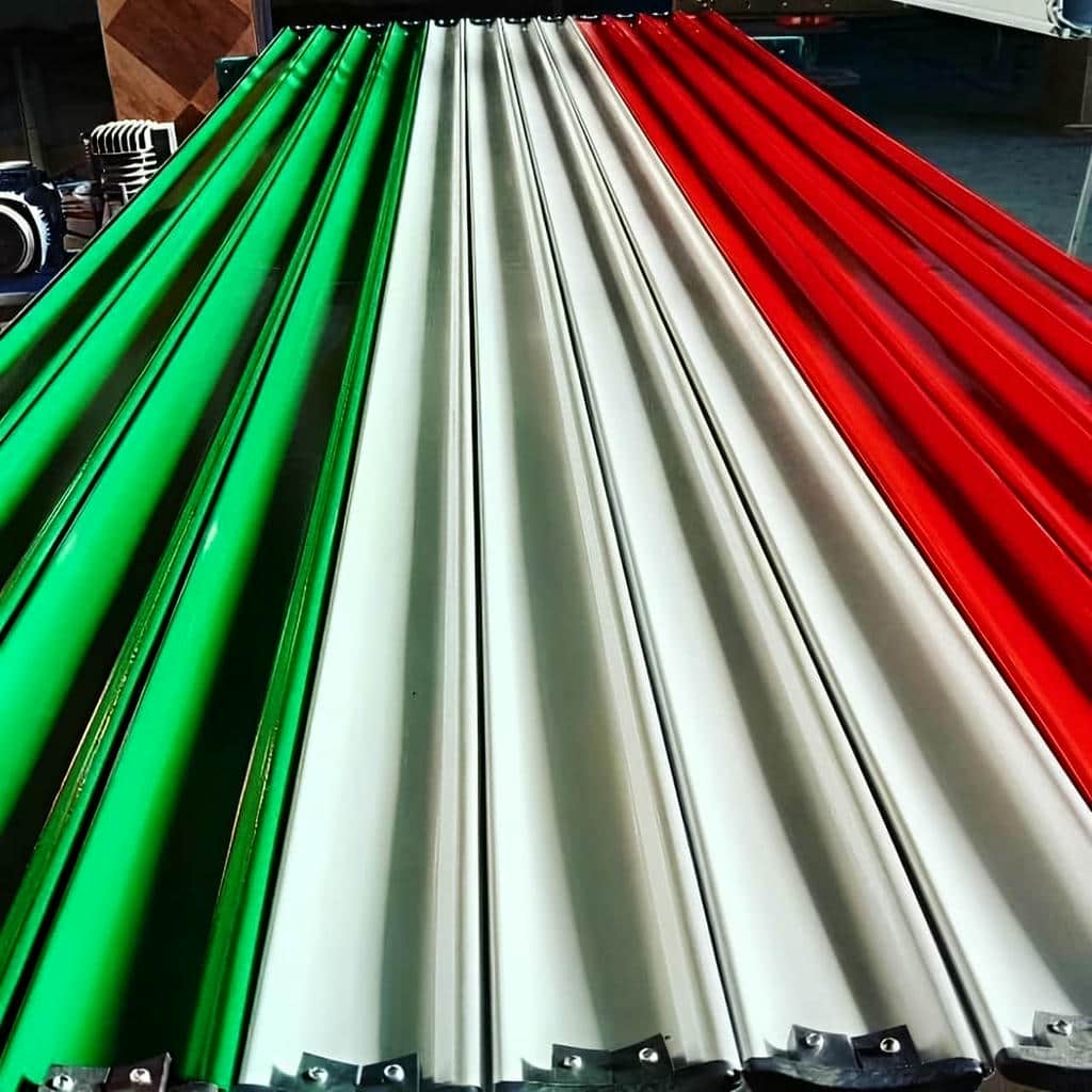 حفاظ کرکره ای برقی پشت درب واحد آپارتمان با تیغه آلومینیومی سبک حفاظ کرکره ای برقی پشت درب واحد آپارتمان با تیغه آلومینیومی سبک