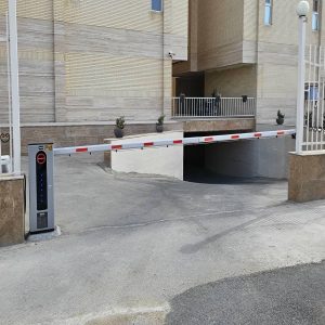 راهبند فروشگاهی پارکینگ طبقاتی با بدنه فلزی رنگ شده