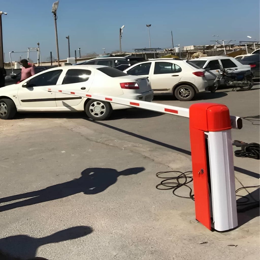 راهبند فروشگاهی پارکینگ طبقاتی متصل به شستی نگهبانی